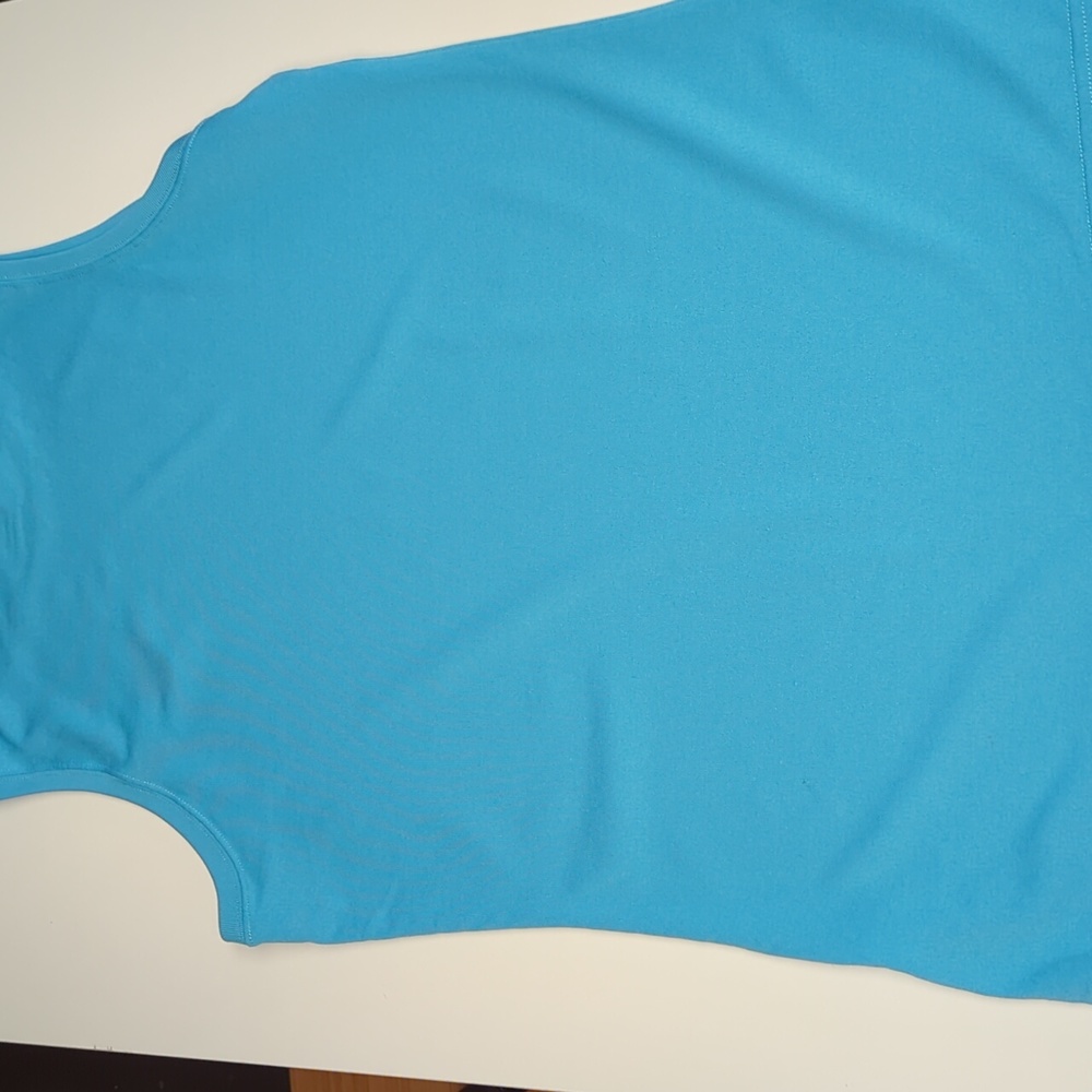 Nike Tank Top. Excellent condition. - Picture 8 of 9